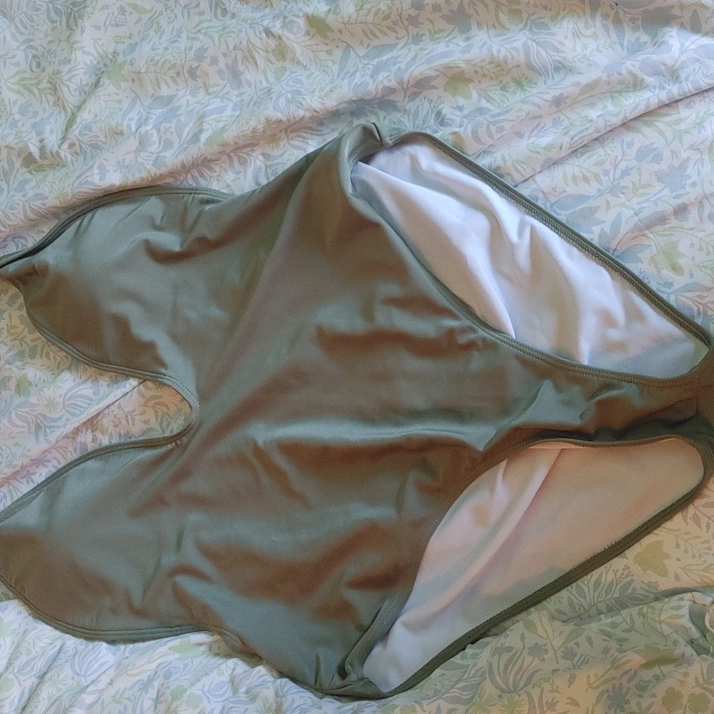 Super Cute Bathing Suit - image 1